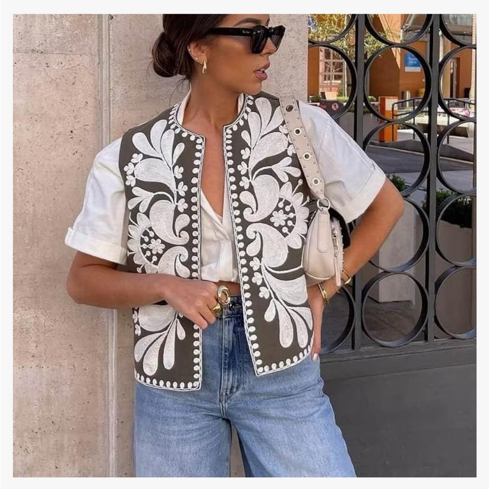 Floral Embroidered Black and White Women's Top